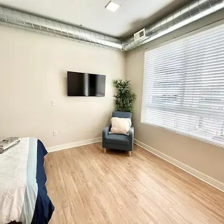 Urban Oasis Downtown Condo With Skywalk Access 5